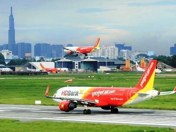 Hàng chục chuyến bay đến Phú Quốc không thể hạ cánh vì thời tiết xấu