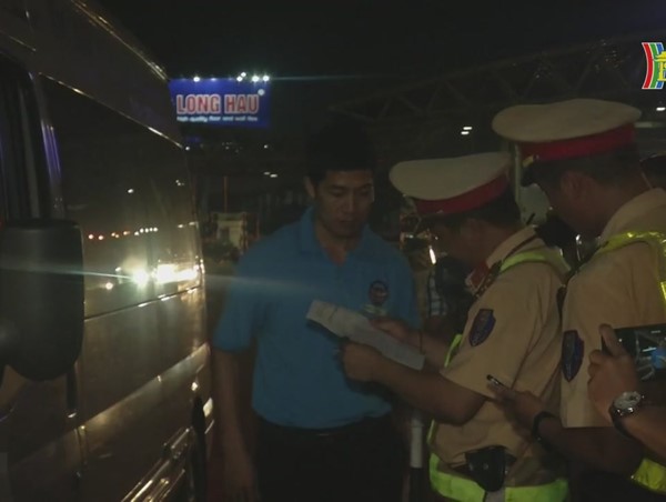 Cần có cơ chế giám sát hai chiều khi gắn camera trên người CSGT