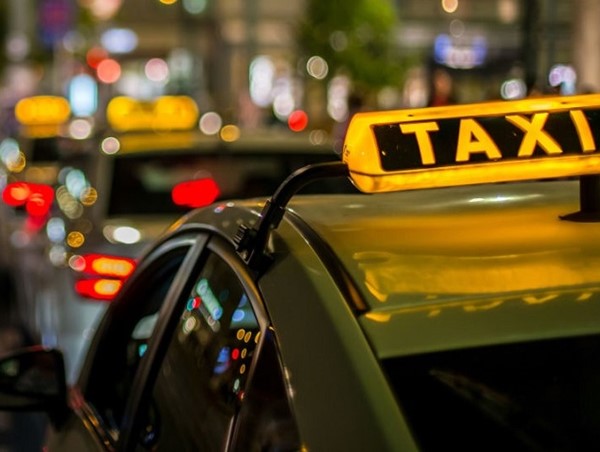 Taxi Hà Nội sẽ có 5 màu sơn, phải mở tài khoản điện tử để trả phí tự động?