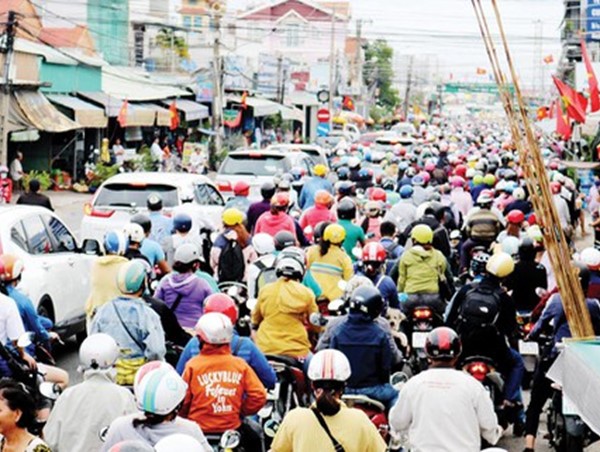 Hết lễ, căng thẳng giao thông