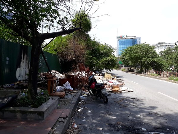 Đoạn đường bị bỏ hoang giữa Thủ đô