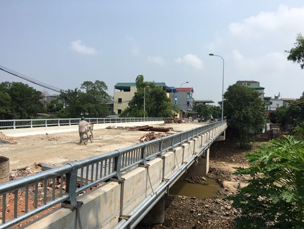 Hà Nội: Dự án cầu 74 tỷ đồng nằm “đắp chiếu” vì… 2m2 đất