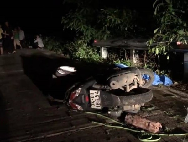 Thêm 1 xe máy tay ga gặp nạn trên Bán đảo Sơn Trà