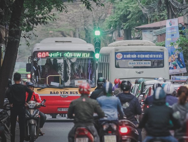 Buýt kế cận vào nội đô: Có ‘giẫm chân’ lên xe khách liên tỉnh và gia tăng ùn tắc 