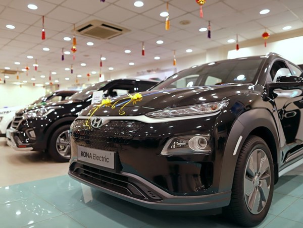 Ấn Độ hào hứng trước phương tiện "xanh" nhưng giá cả là vấn đề