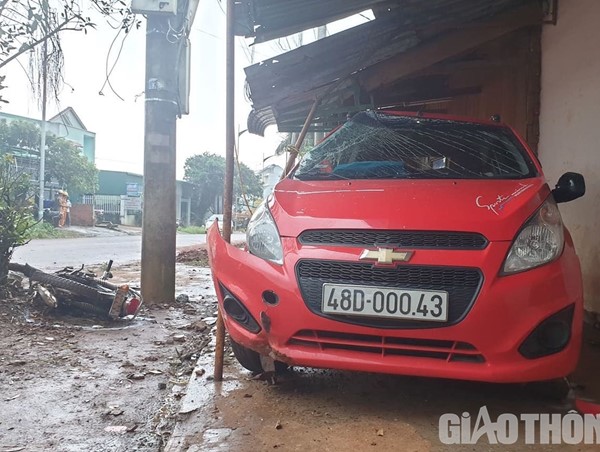 Tìm ra nguyên nhân chiến sĩ công an lái ô tô tông chết người