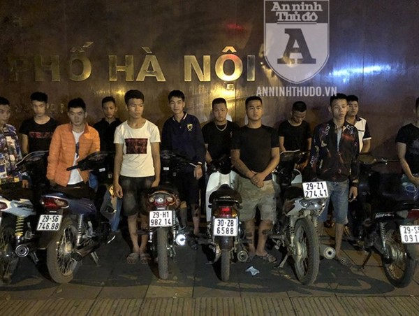 Bốc đầu, lạng lách tốc độ cao, nhóm "quái xế" bị Cảnh sát 141 khống chế