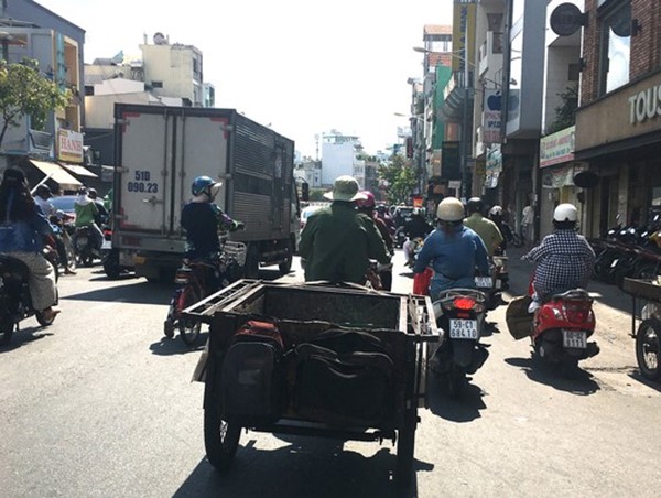 Hạn chế xe 3, 4 bánh thô sơ lưu thông: Cần giải pháp căn cơ