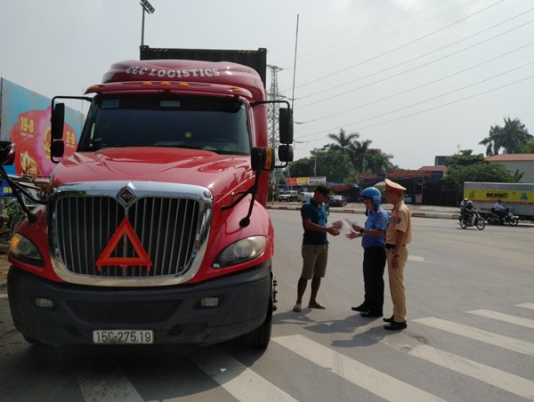 Kiểm soát lái xe kinh doanh vận tải: Doanh nghiệp chưa mặn mà