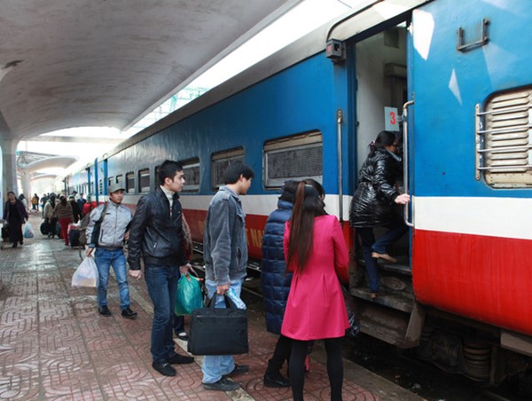 TP Hồ Chí Minh: Hỗ trợ hơn 35.000 vé tàu xe cho công nhân về quê ăn Tết Canh Tý 2020