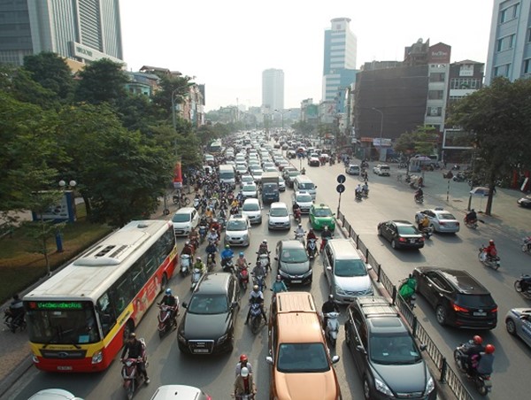 Thu phí xe cơ giới vào nội thành: Mũi tên trúng nhiều đích