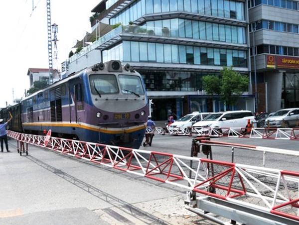 Xe lửa nên tránh giờ cao điểm