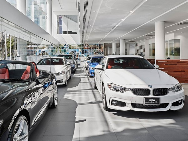 Ô tô nhập ồ ạt vào Việt Nam trong tháng 10