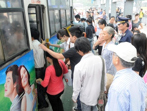 Cần chiến lược lâu dài, bền vững cho xe buýt Hà Nội