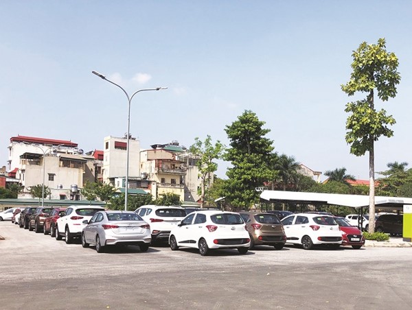 Tại Bệnh viện Đa khoa Phương Đông: Khuôn viên thành bãi xe trái phép