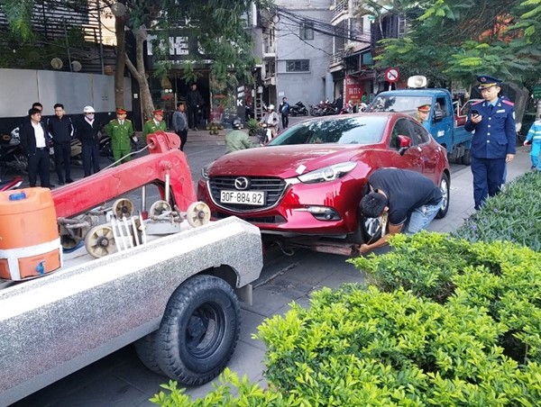 Quận Ba Đình xử lý các điểm nóng giao thông