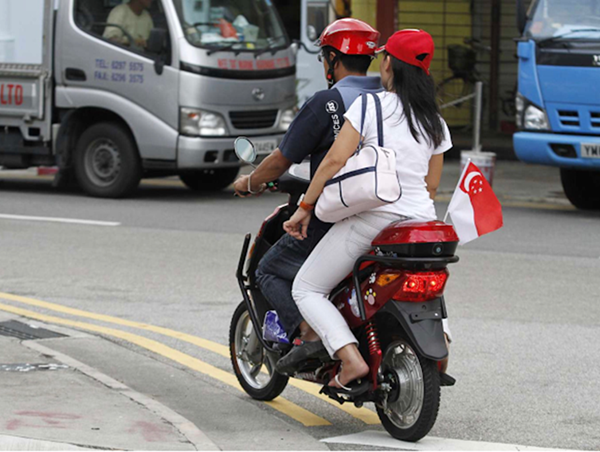 Đi xe điện gây tai nạn, thiếu niên người Việt bị giam 7 ngày tại Singapore