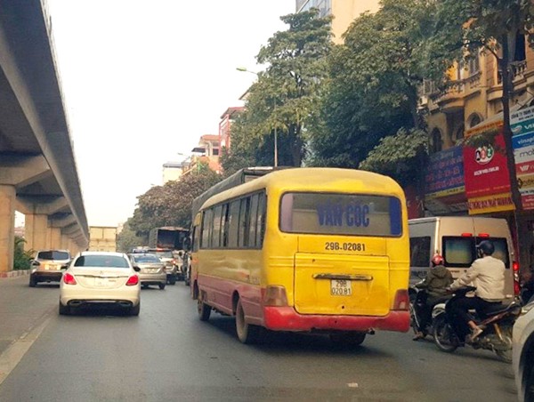 Nhập nhèm xe buýt thật và xe buýt nhái: Vi phạm vẫn diễn ra phổ biến