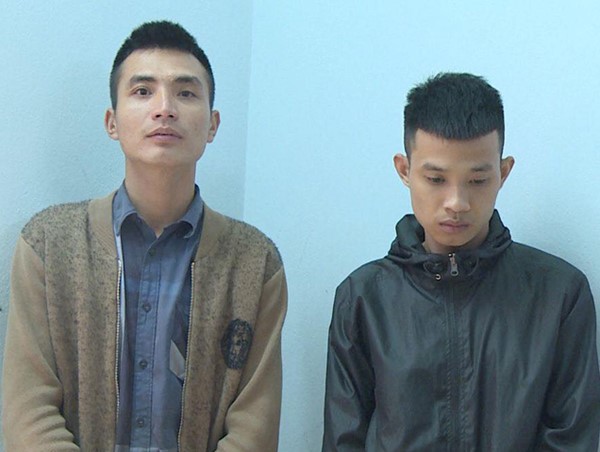 Bắt 2 đối tượng chặn đầu, đập vỡ kính, uy hiếp lái xe khách