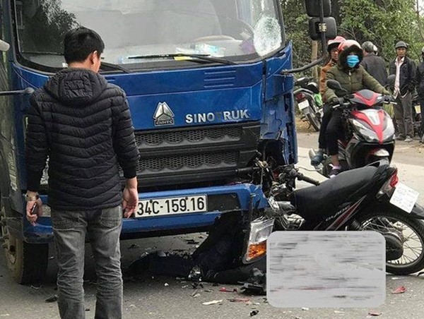 Va chạm với xe tải ngược chiều, nam thanh niên quê Hải Dương tử vong