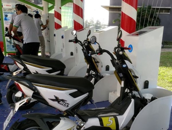 Thí điểm vận chuyển hành khách bằng xe máy điện tại khu vực trung tâm thành phố