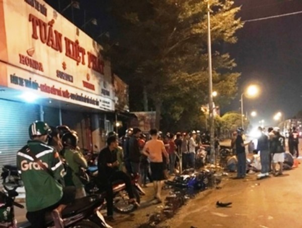 Ô tô đâm thẳng vào hiện trường tai nạn xe máy khiến 3 người thương vong