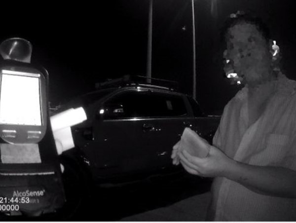 Lái xe ô tô vi phạm nồng độ cồn bị phạt 35 triệu đồng theo quy định mới