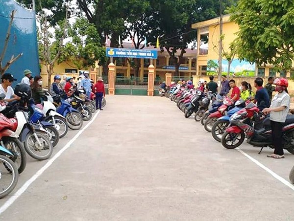 Lan tỏa văn hóa xếp hàng đón học sinh