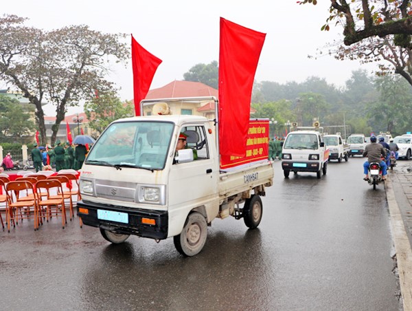 Sơn Tây ra quân đảm bảo trật tự an toàn giao thông