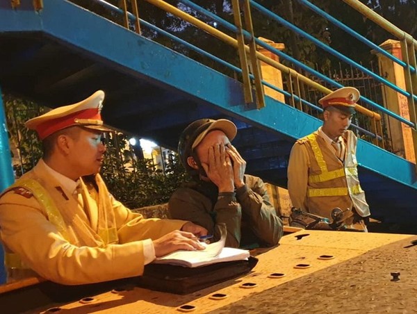 Nể nang uống chén rượu tất niên, người điều khiển xe máy bị phạt 7 triệu đồng