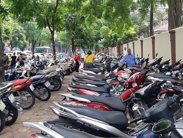 Hà Nội: Cận Tết, tăng lấn chiếm vỉa hè