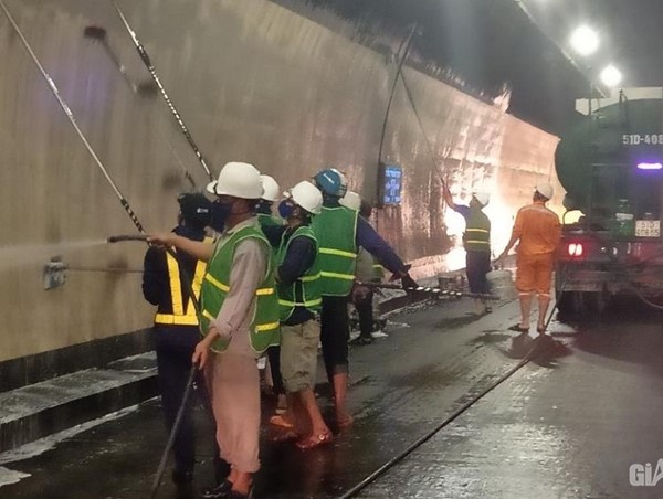 Hầm Hải Vân căng mình 24/24h dịp Tết, đảm bảo an toàn 19.000 lượt xe/ngày