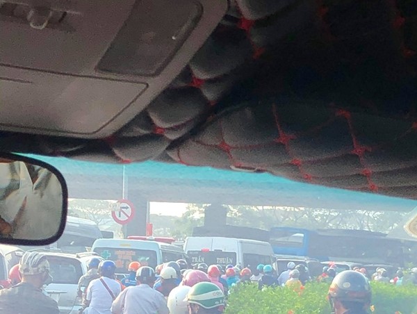 Kẹt xe nghiêm trọng trên tuyến đường về miền Tây