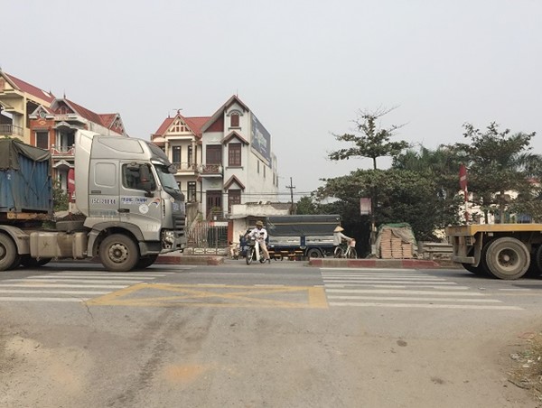 Mỏi mòn chờ đợi khắc phục những bất cập trên QL 5 