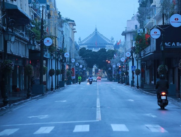 Hà Nội yên bình, êm đềm trong ngày đầu tiên năm Canh Tý 2020