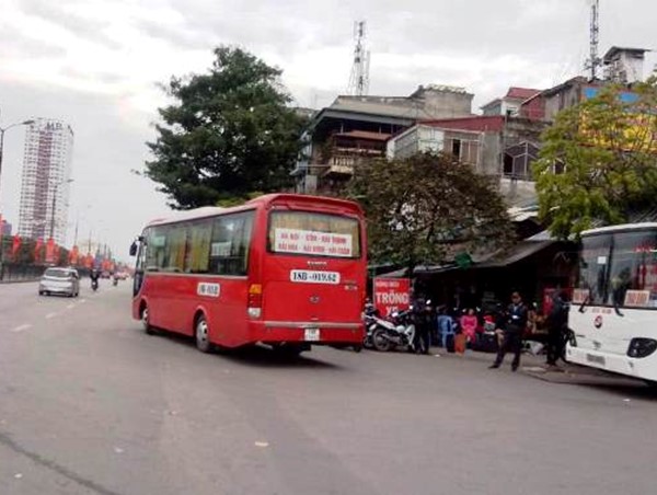 Nhà xe bát nháo cổng bến ngày đầu năm mới