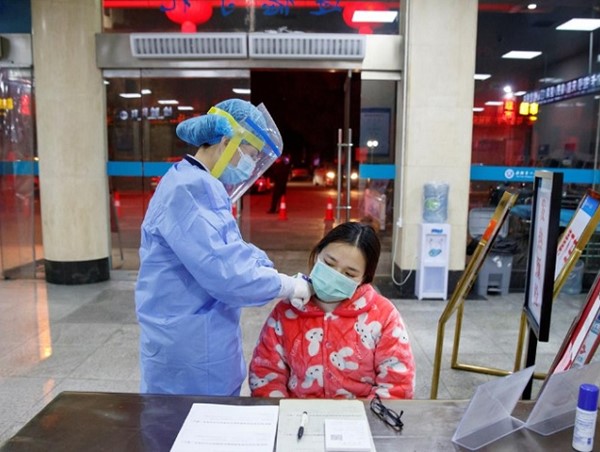 Hơn 130 người chết vì Corona, Mỹ xem xét cấm bay tới Trung Quốc