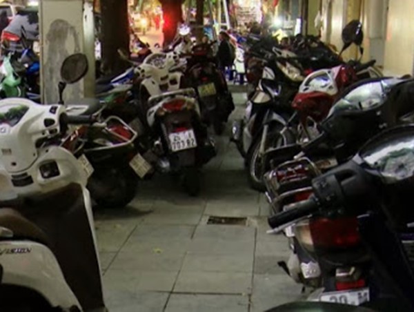 Công an quận Hoàn Kiếm xử lý mạnh các điểm trông giữ xe vi phạm