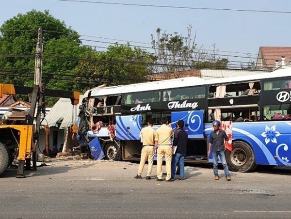 Tin mới nhất vụ tai nạn kinh hoàng làm 3 người chết ở Bình Dương