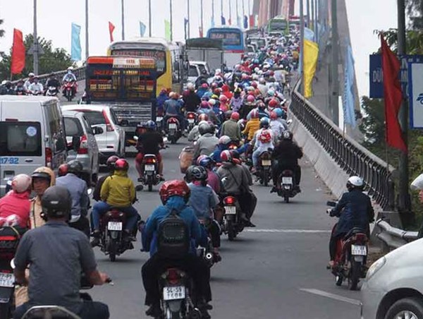 Bài học từ câu chuyện ùn tắc ở cầu Rạch Miễu 