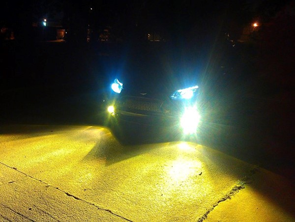 Loạn đèn tự chế và ẩn họa tai nạn giao thông