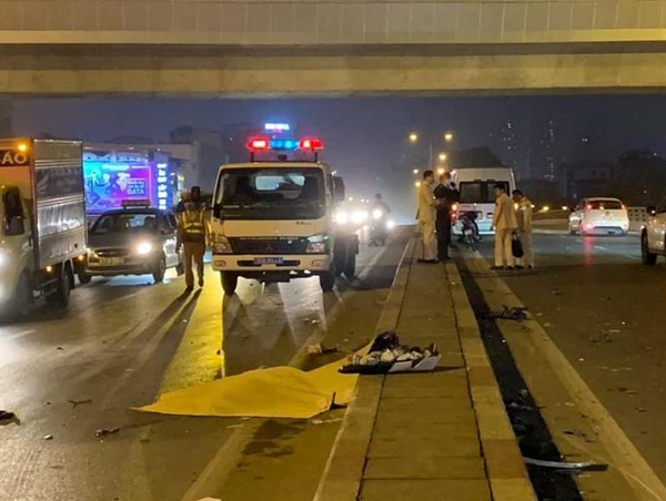 Hà Nội: Ô tô va chạm xe máy trong đêm 14/2, người đàn ông tử vong