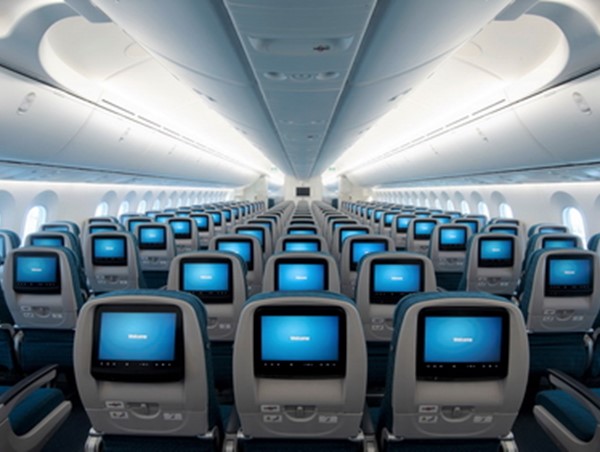 Tăng tần suất khai thác tàu bay thân rộng chặng Hà Nội - TP Hồ Chí Minh