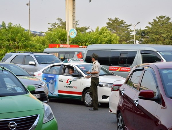 Có doanh nghiệp taxi giảm 60% doanh thu vì COVID-19 