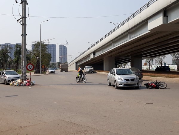 Nam Từ Liêm: Tiềm ẩn nguy cơ tai nạn giao thông đầu phố Cầu Cốc 