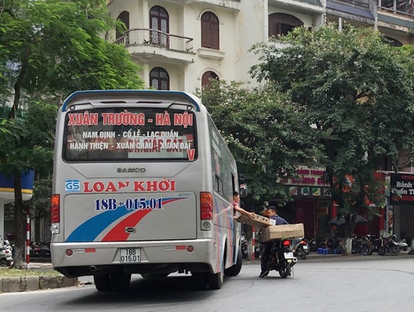 Tại cửa ngõ phía Nam Hà Nội: Xe dù, bến cóc vẫn lộng hành