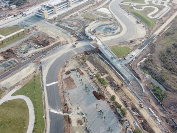 Đường đua F1 đang hoàn thành đúng tiến độ