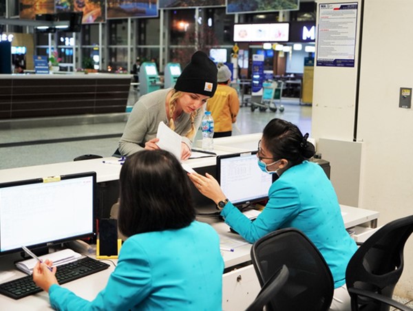 Các hãng hàng không đồng loạt giảm giá vé