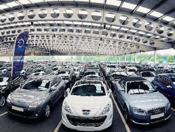 Lượng xe ô tô nhập khẩu vào Việt Nam tăng mạnh