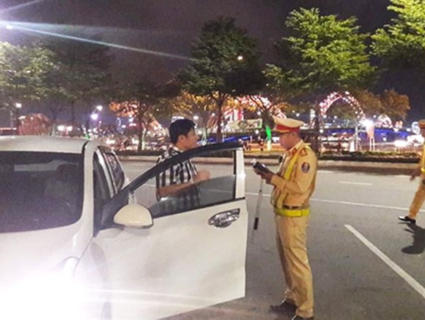 Dính nồng độ cồn, tài xế ở Đà Nẵng bị phạt 35 triệu đồng